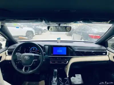 تايوتا كامري LE 2025 8
