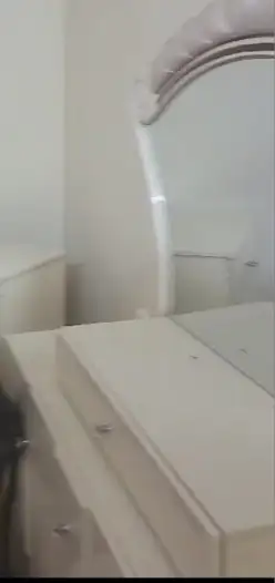 غرفة نوم وغسالة ملابس 2
