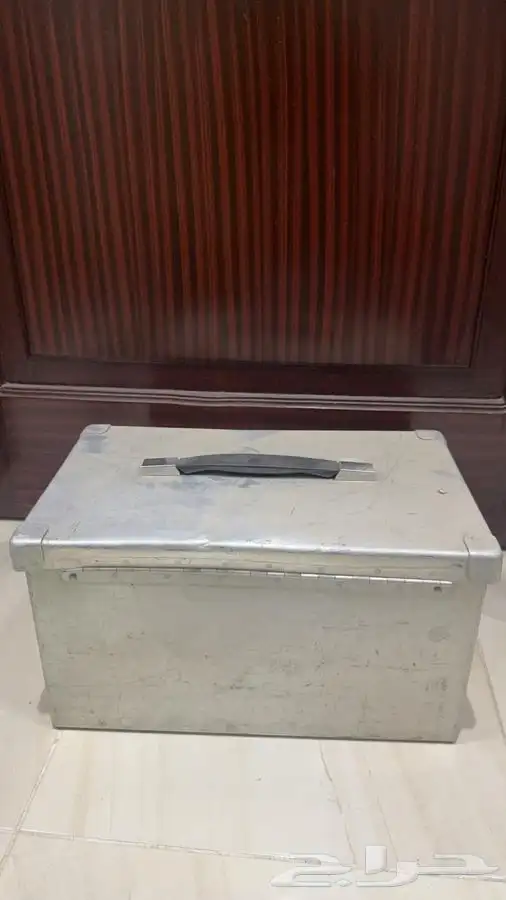 صندوق عزبه الماني نظيف للبيع 2
