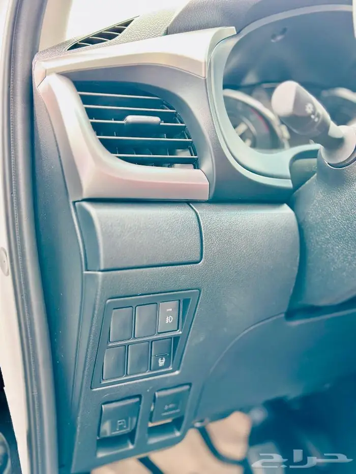 تويوتا هايلكس غمارتين GLX2 بنزين كروم 2025 3