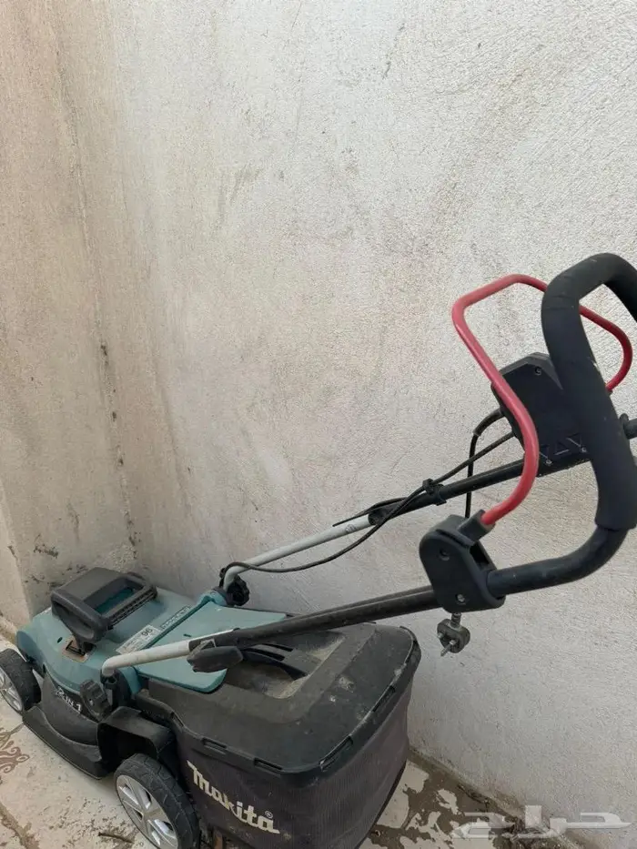 مكينة قص الاعشاب من نوع مكيتا 0
