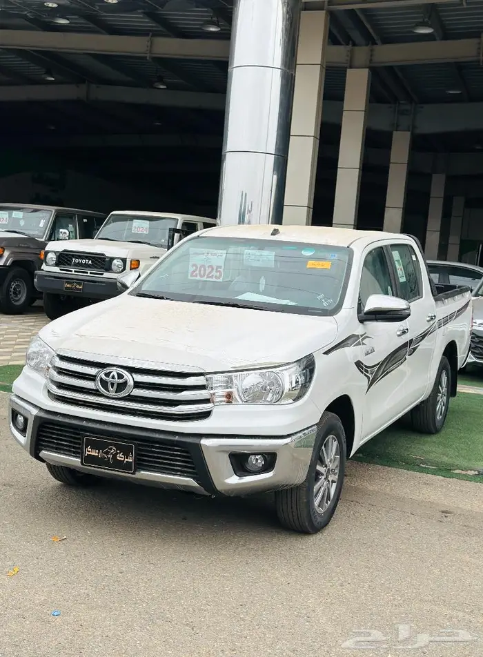 تويوتا هايلكس غمارتين GLX2 بنزين كروم 2025 1