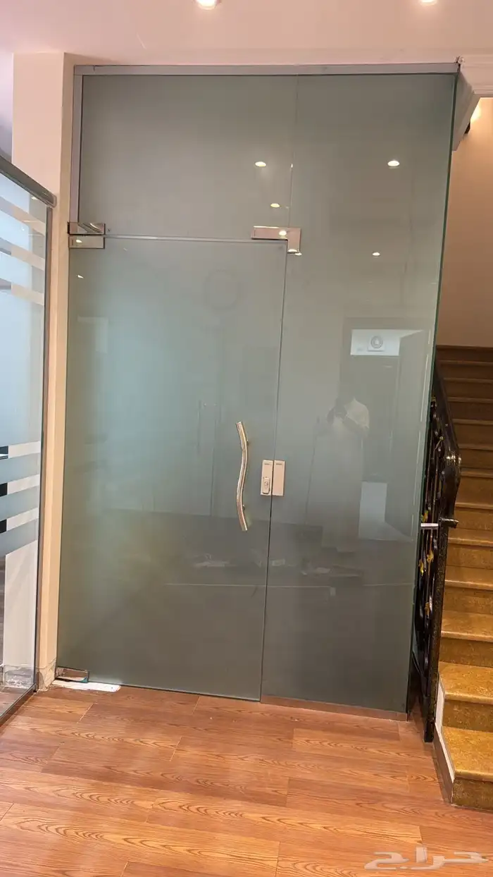 زجاج جده 19