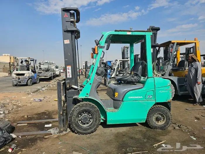 تأجير رافعه شوكيه فوركلفت للايجار بترول وغاز وديزل 0