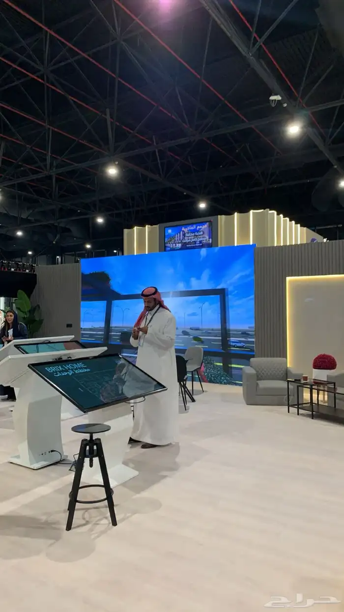 تاجير شاشات واضائات للمشاريع العقارية والمجمعات التجارية 32