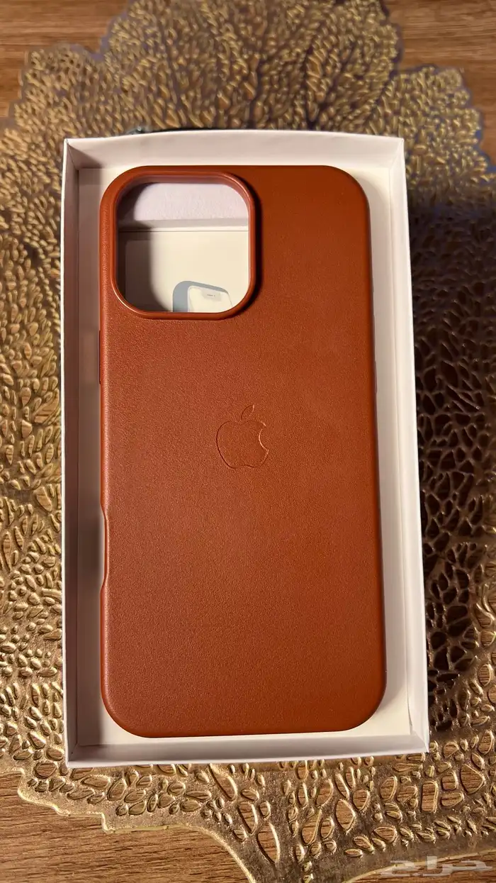 كفرات ايفون 16 جلد طبق الأصل بشعار ابل Apple مع الماق سيف 1