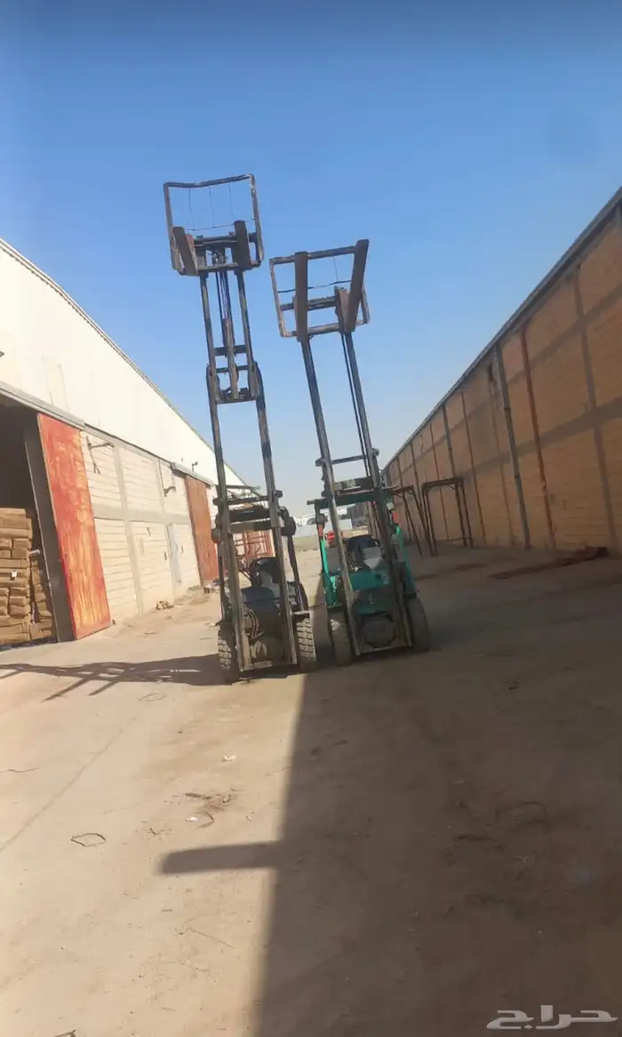 تاجير رافعه شوكيه سكينه فوركلفت للايجار سيزرلف مان لفت 7