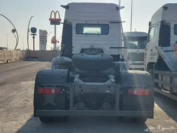 تريلا سانيوتراك 4 2 5