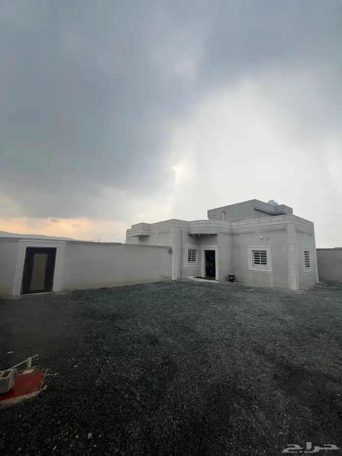 فرصة استثماريه للبيع دور مؤجر بعقد 5 سنوات 0