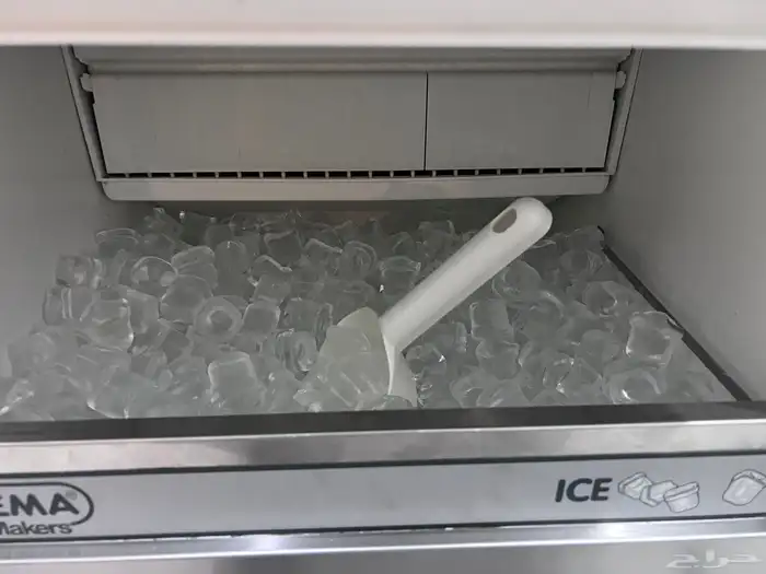 صانعة ثلج ايطالية بسعر مغري ice maker machine 1