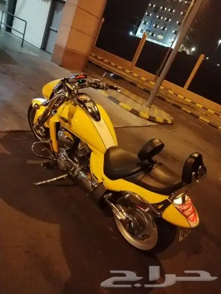 سوزوكي بوليفارد M109R 7
