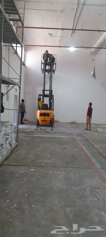 رافعات سكين شوكيه رافعه للايجار يومي شهري 0