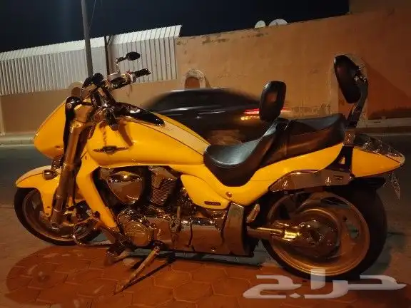 سوزوكي بوليفارد M109R 15