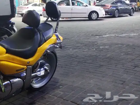 سوزوكي بوليفارد M109R 17
