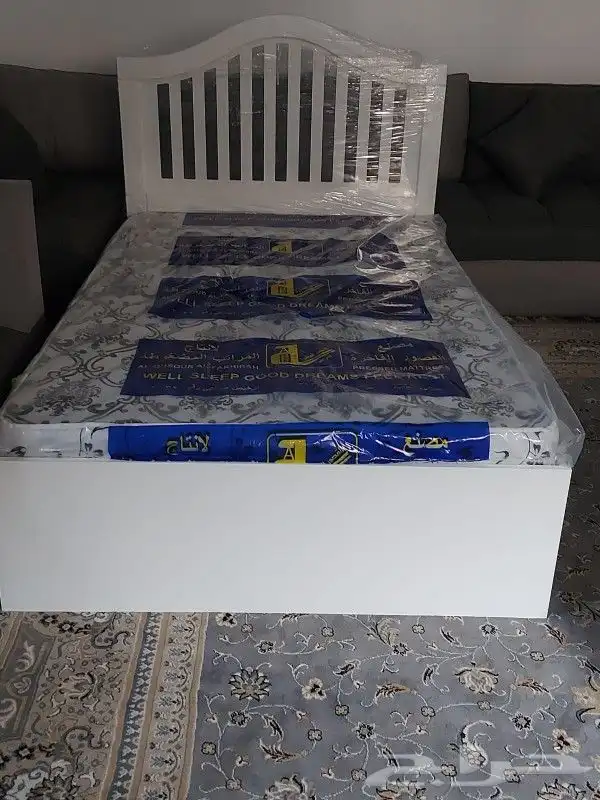 سرير خشب ابيض 2