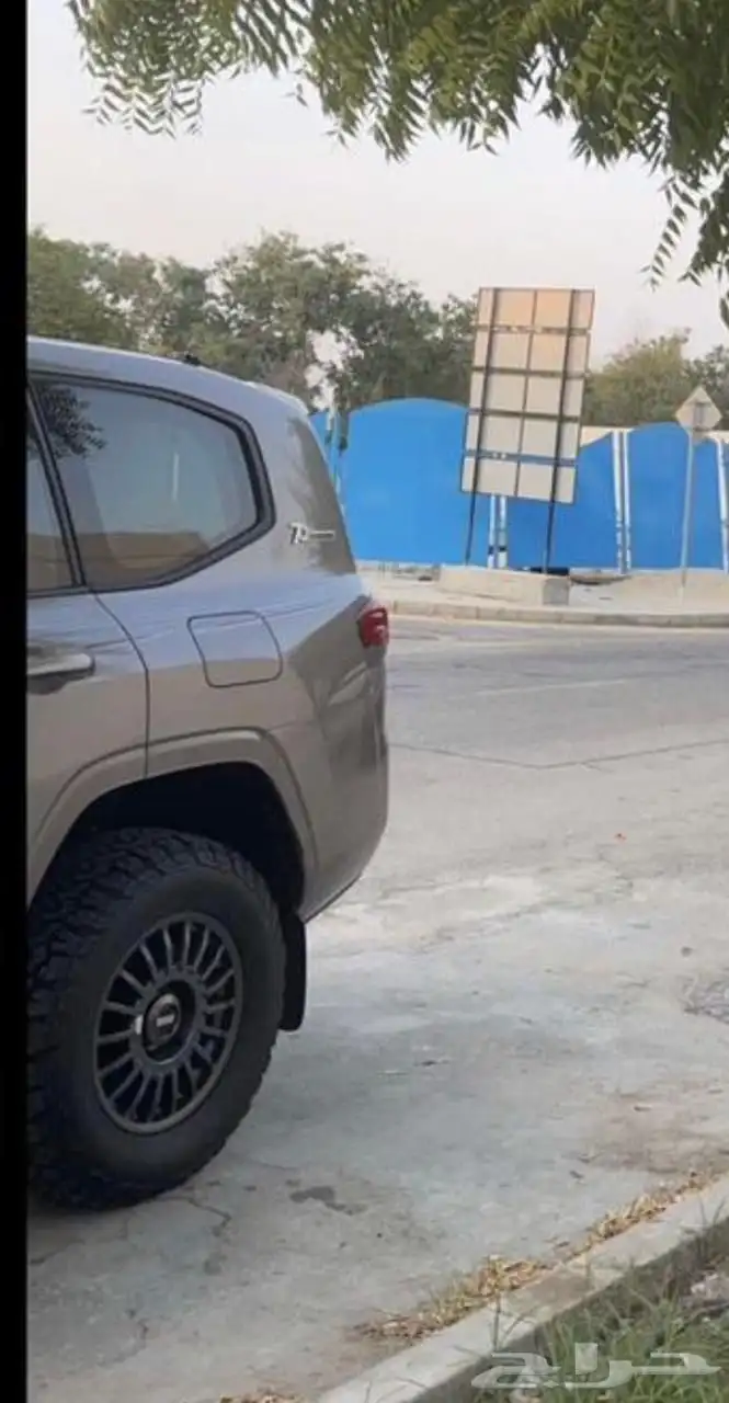 للبيع جنوط برايد مع كفرات حجري 8