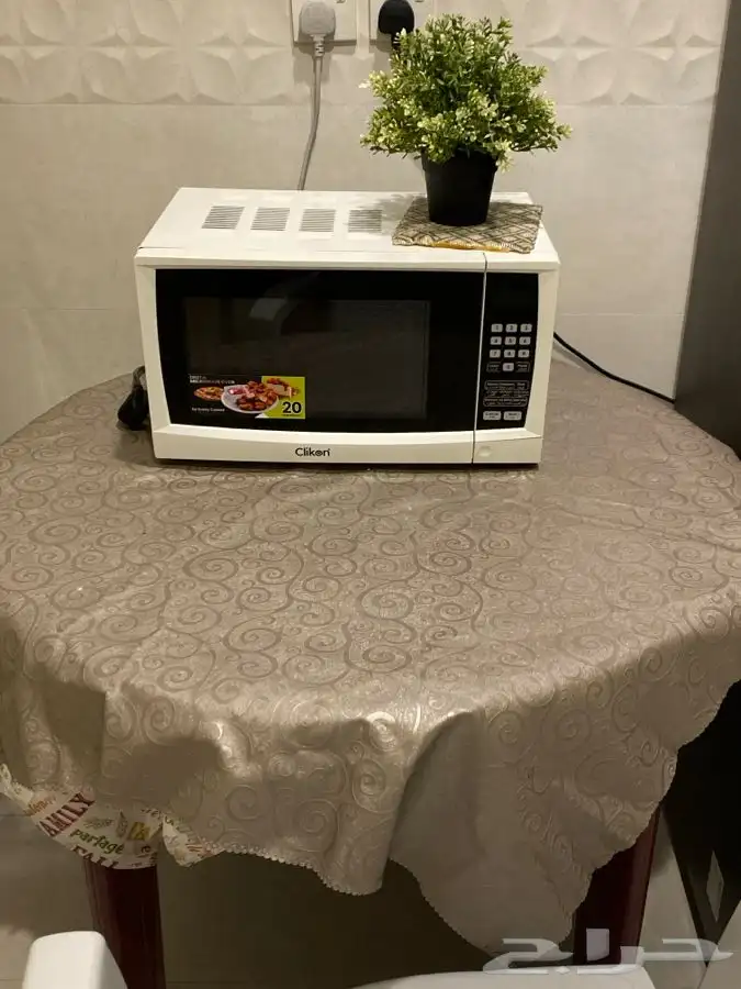 طاولة طعام وكرسيين 5