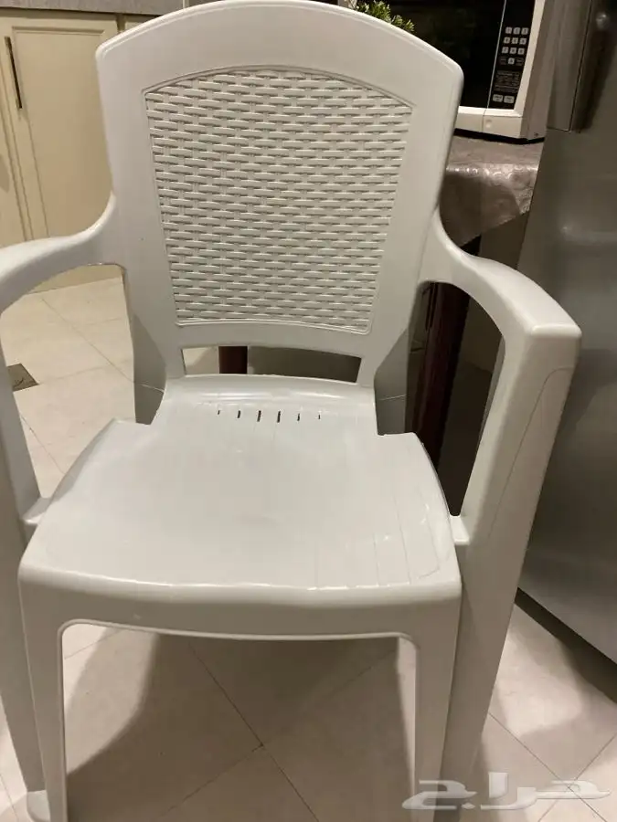 طاولة طعام وكرسيين 8