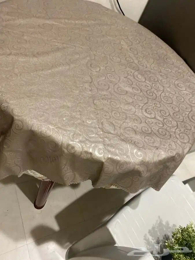 طاولة طعام وكرسيين 7