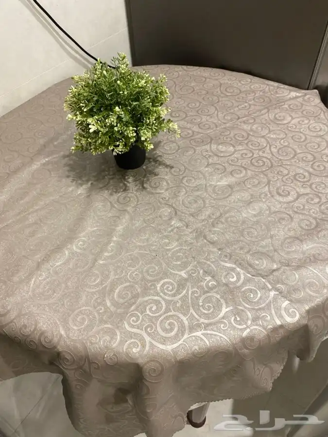 طاولة طعام وكرسيين 6