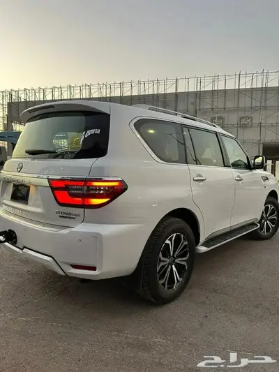 نيسان باترول تيتانيوم 8 سلندر 2024 5