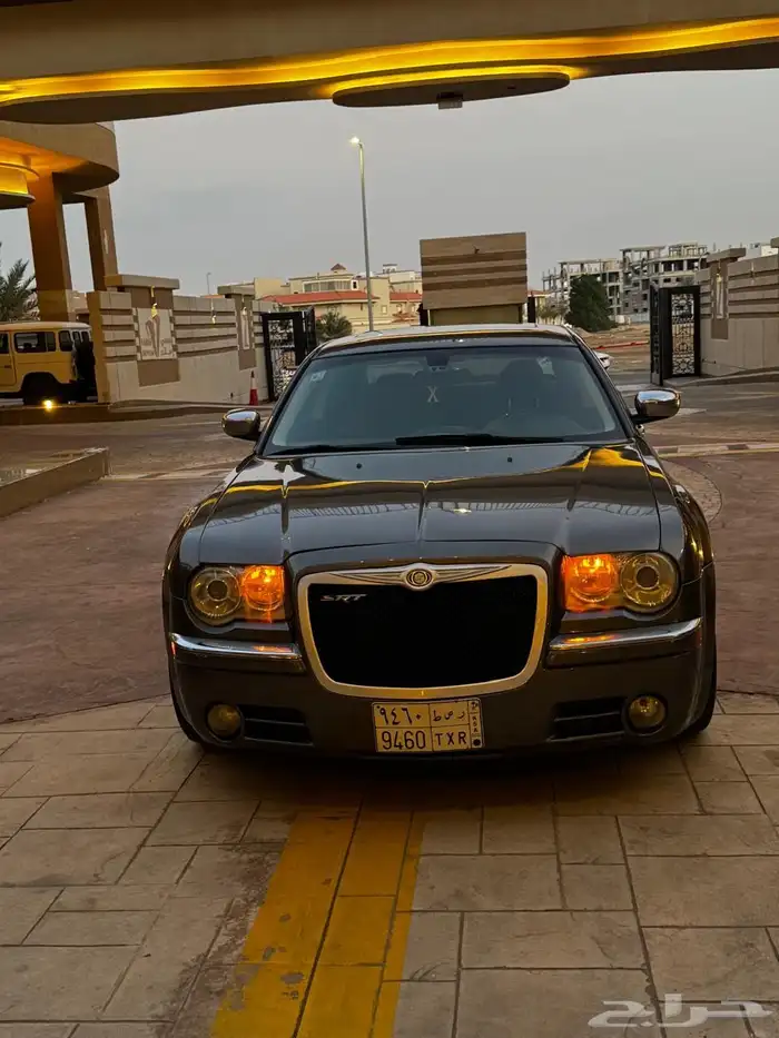 كرايزلر C300 هيمي 2010 نظيفة للبيع 0