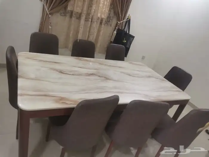 للبيع طاولة طعام كمدينا 0