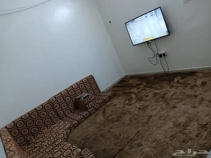 شقة عزاب فقط غرفة وصالة وحمام ومطبخ مفروشةاليرموك 2700 شهرى 3