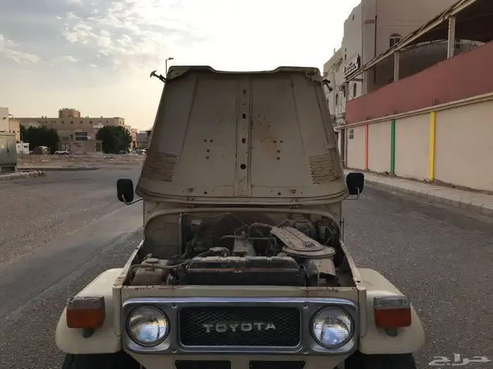 ( تم البيع ) تويوتا ربع مصندق موديل 1982 23