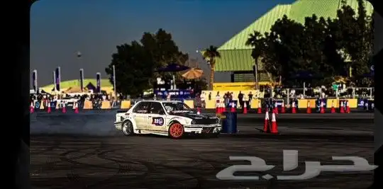بي ام دبليو BMW E30 0