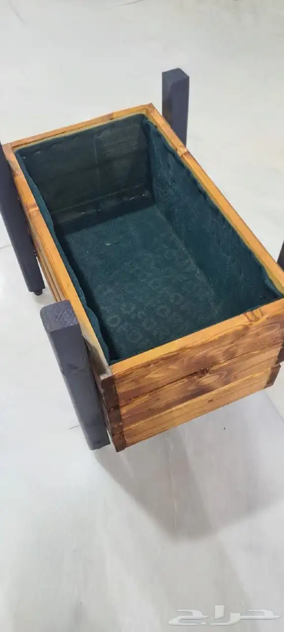 كرسي خشبي قاعده حديد وطاوله 6