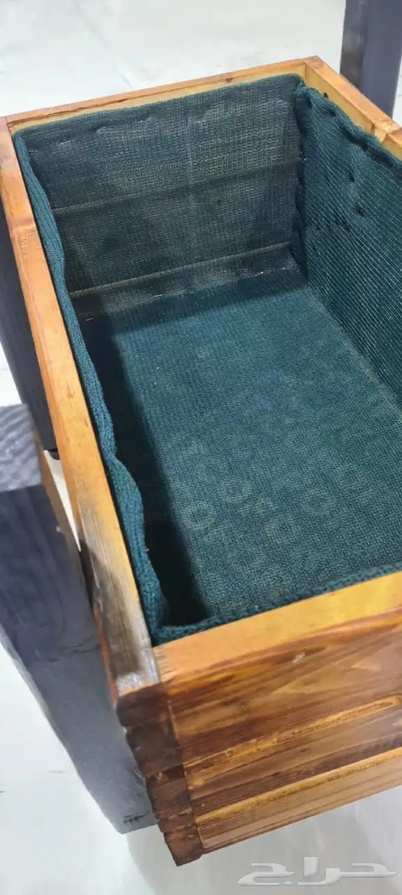 كرسي خشبي قاعده حديد وطاوله 7