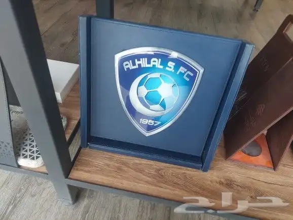 طباعة وتفصيل دروع مكاتب وتفصيل كرستال حسب الطالب وتقويم خشبي 38