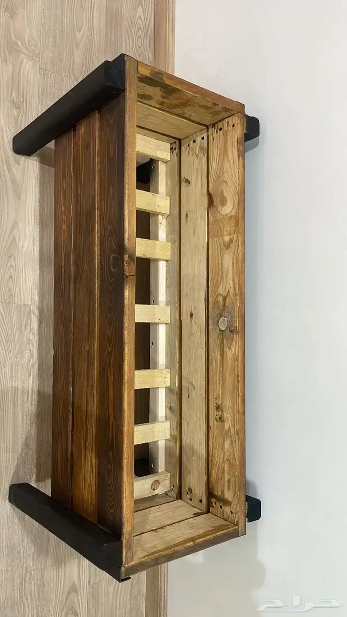 كرسي خشبي قاعده حديد وطاوله 12