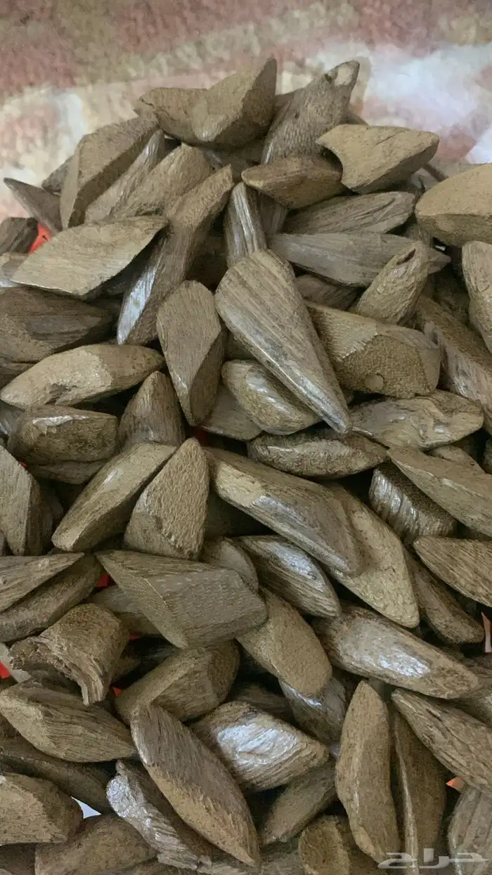 دهن عود سيوفي المعتق القديم   عوده   بخور دوسري 11