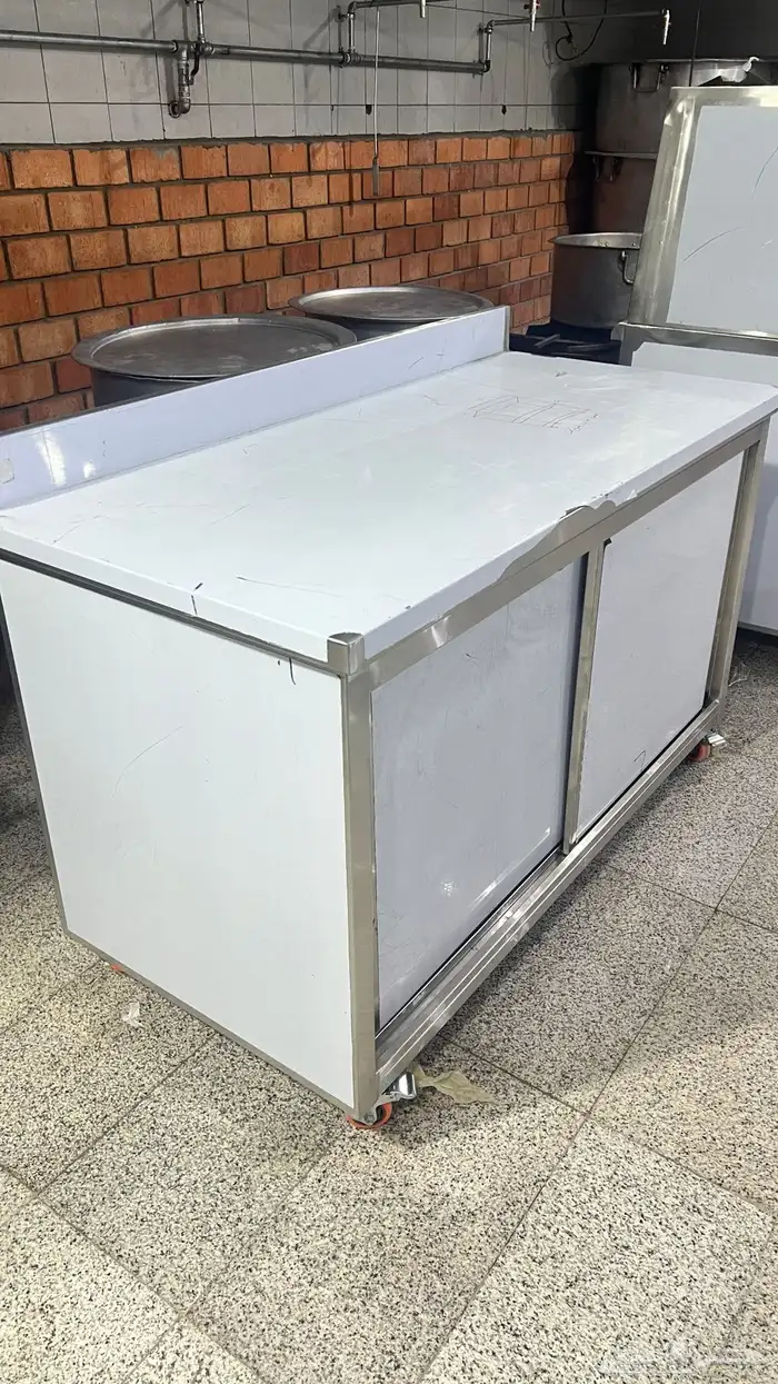 طاولات ستيل رفوف ستيل صواني مخابز ستيل 18