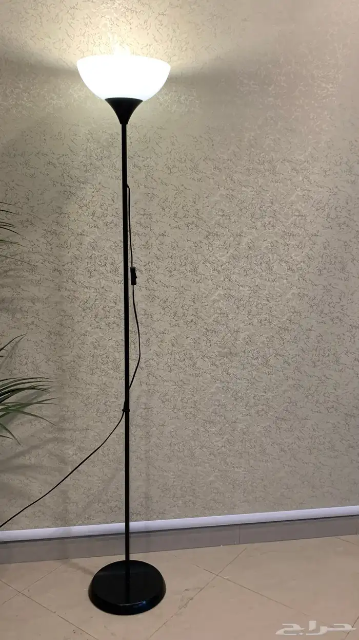 اباجورة طويلة 1