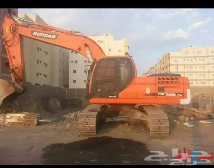 بوكلين وجي سي بي للايجار في العلا 0