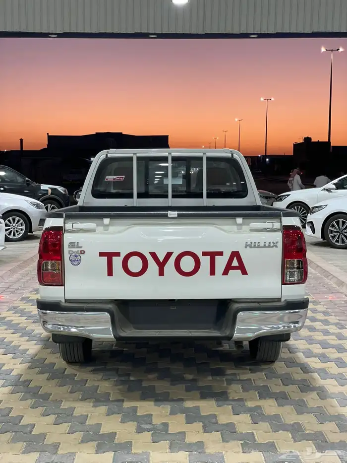 هايلوكس 2025 دبون دبل ديزل بقسط 1400 4