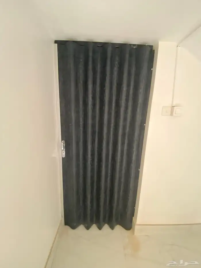 ابواب سحب أكورديون جلد وبيلاستيك 0