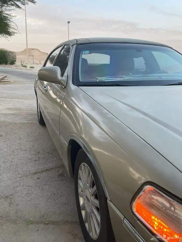 لنكولن تاون كار 2005 4