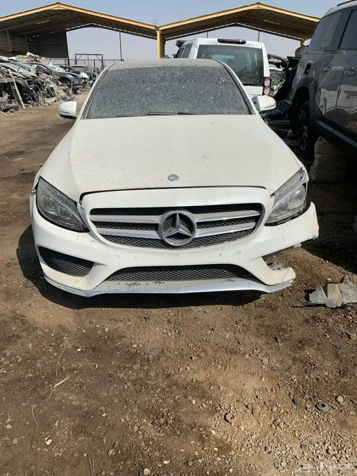 قطع غيار مستخدم مرسيدس2015 C300 5