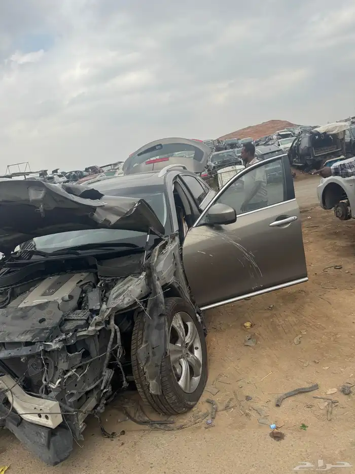 قطع غيار انفنتي اف اكس 35 تشليح 2