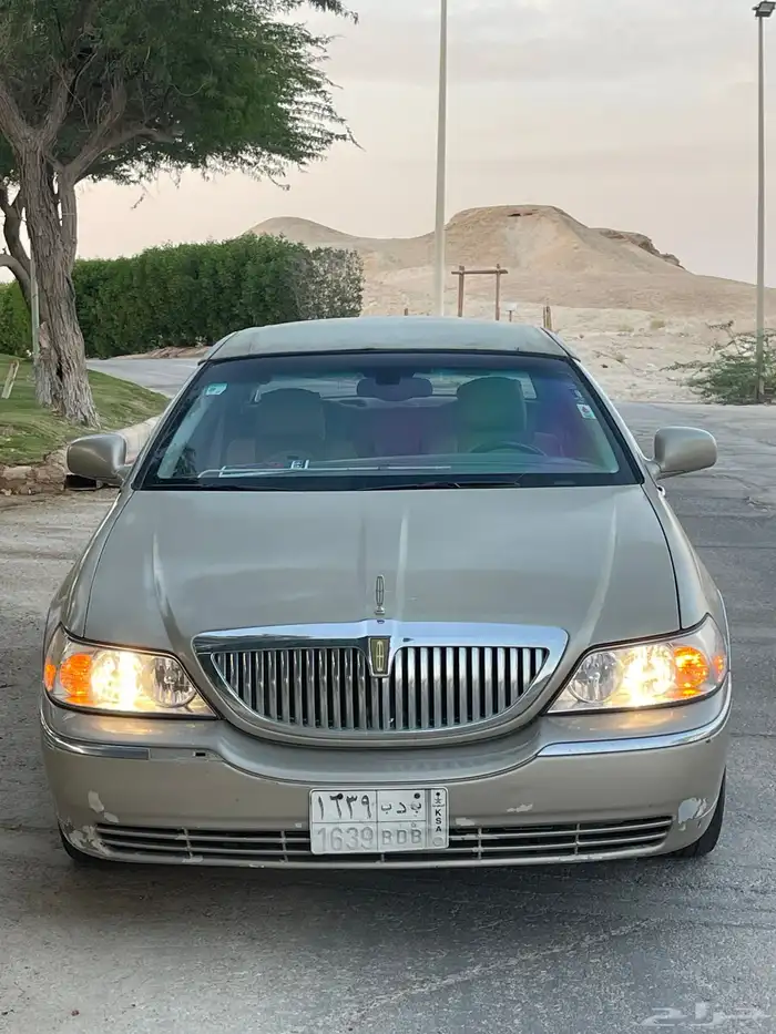 لنكولن تاون كار 2005 2