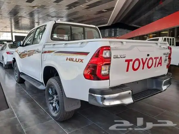 تويوتا هايلوكس غمارتين 4 4 اوتوماتك 2.8 ديزل بريمي 2024 1