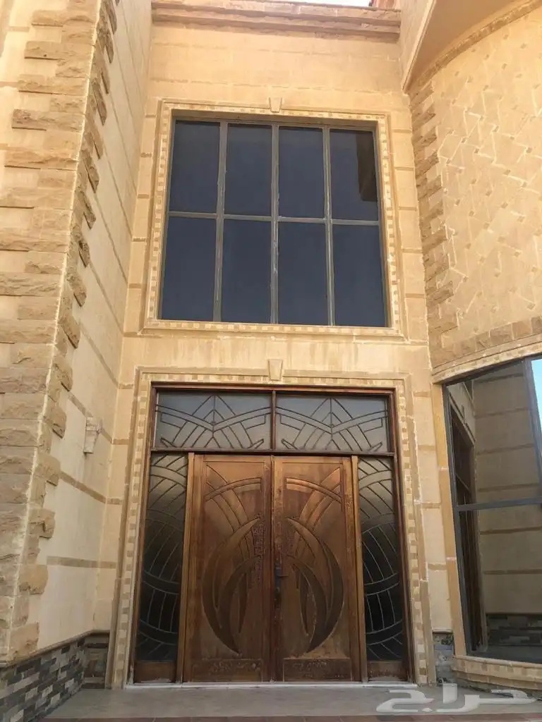 فيلا فاخرة للبيع في حي النعيم 4