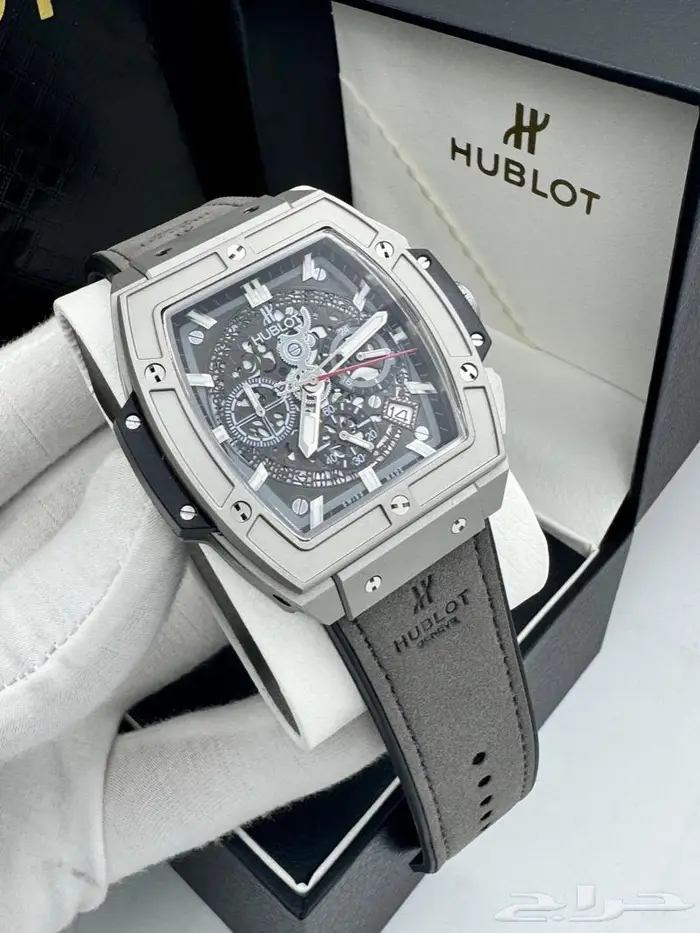 القطها وهي طايره ساعة هوبلت رجاليه 1