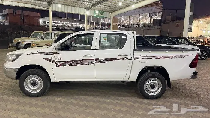تويوتا هايلوكس غمارتين ديزل GL2 سلق م 2400 موديل 2025 3
