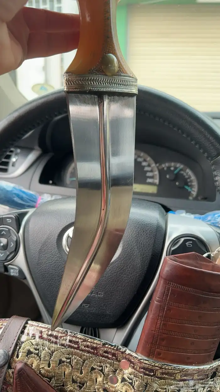 خنجر نجراني. كفو.نضيف.مركبله حزام كفو جديد. سله حضرمي حاده 1