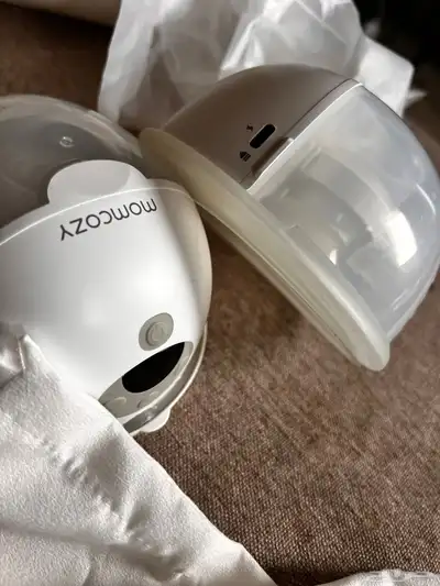 جهاز مامكوزي لشفط الحليب breast pump Momcozy m5 4